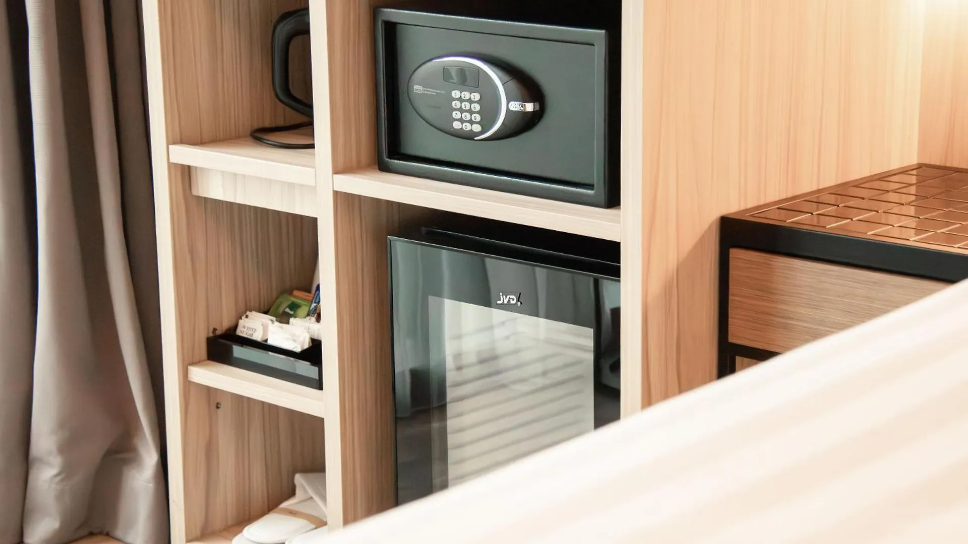 **** Hotel Mercure Singapore On Stevens Singapore